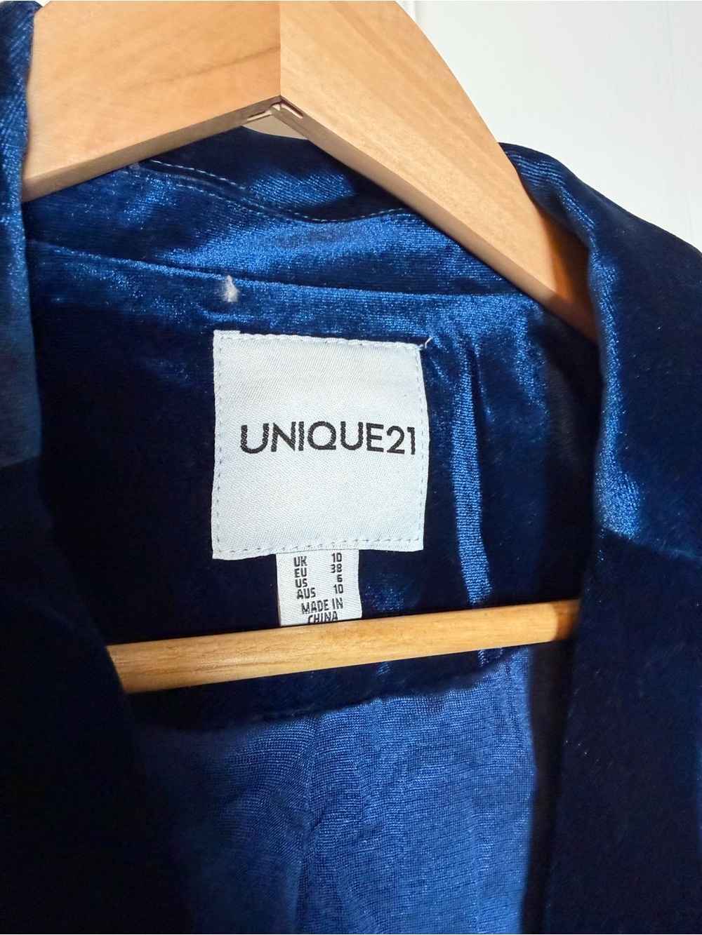 ASOS Deep Blue Velvet Belted Robe - Picture 3 of 8